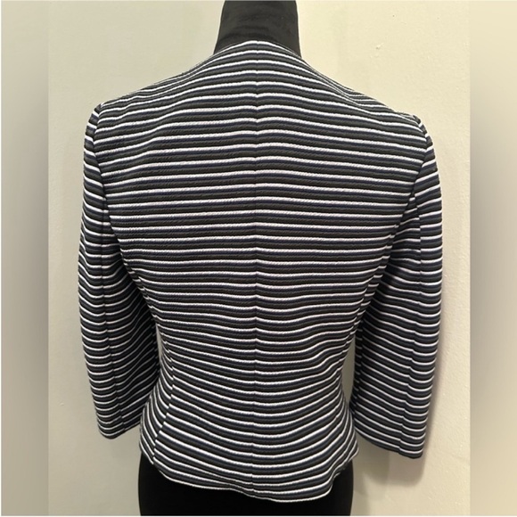 White House Black Market Blazer, 3/4 sleeve, Size 4 - Picture 4 of 9